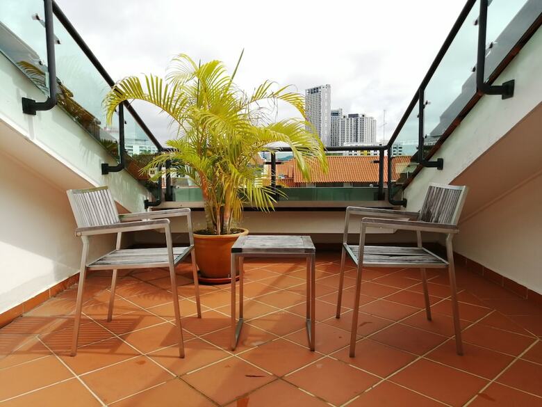 Heeren Straits Hotel