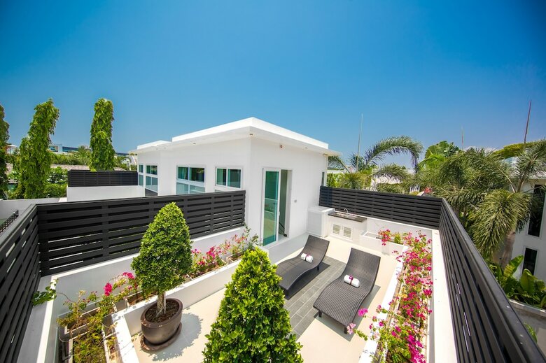 Colibri Pool Villa Pattaya