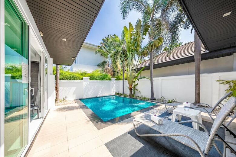 Colibri Pool Villa Pattaya