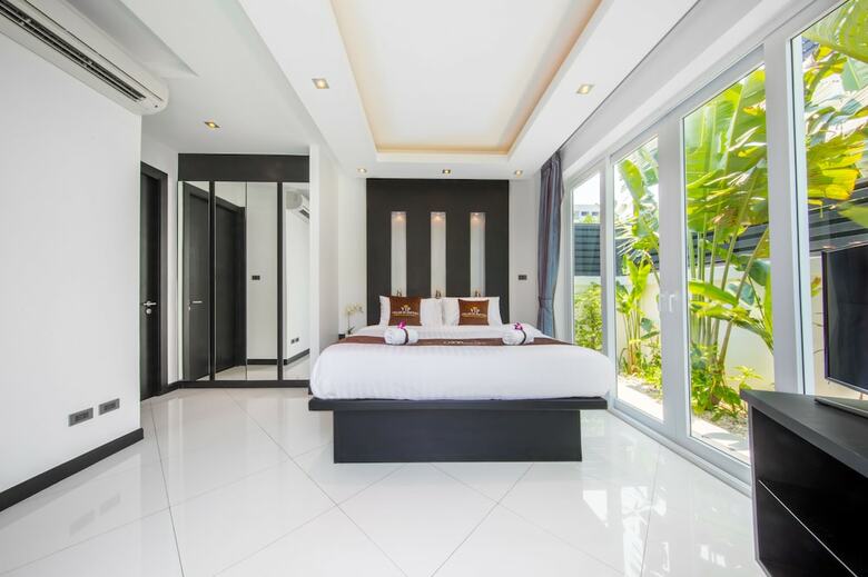 Colibri Pool Villa Pattaya