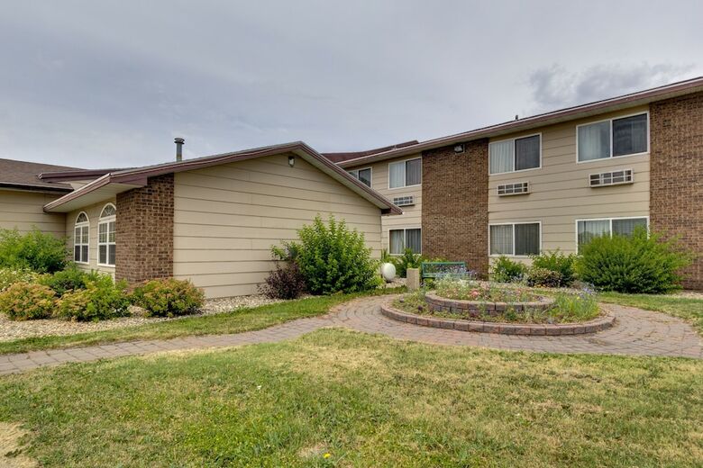 Hotel Fireside Inn & Suites