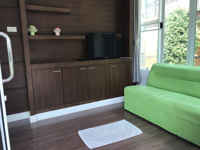 Hotel Oyo 892 Tg Home
