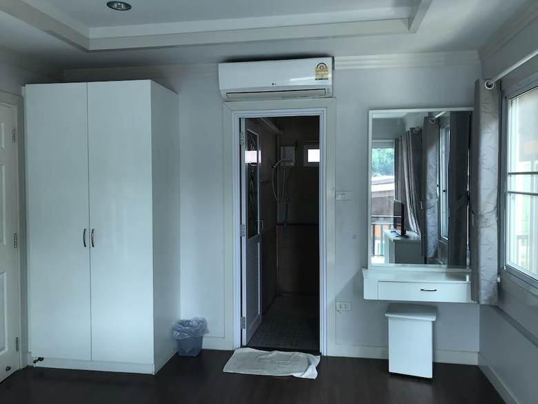Hotel Oyo 892 Tg Home