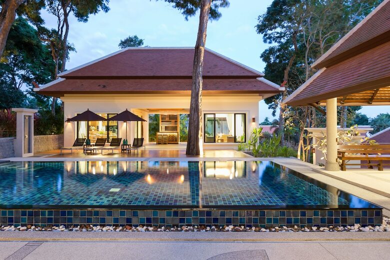 Nai Harn Baan-bua Villas