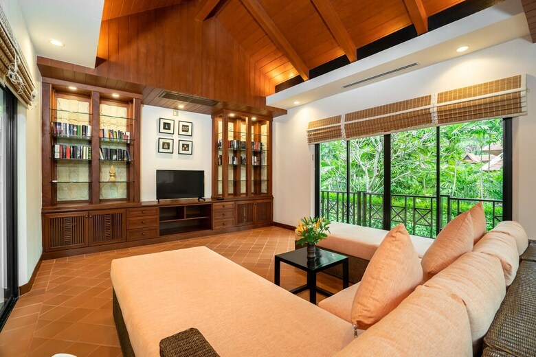 Nai Harn Baan-bua Villas