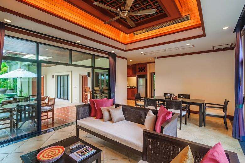 Nai Harn Baan-bua Villas