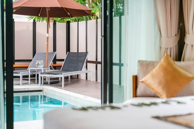 Nai Harn Baan-bua Villas