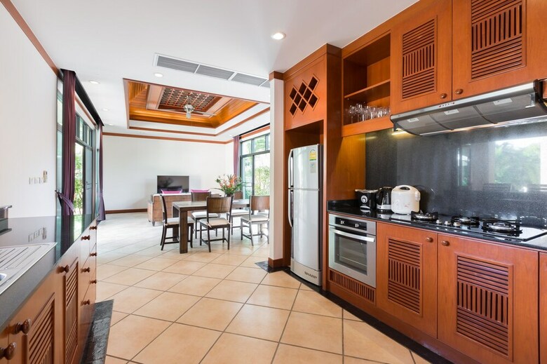 Nai Harn Baan-bua Villas