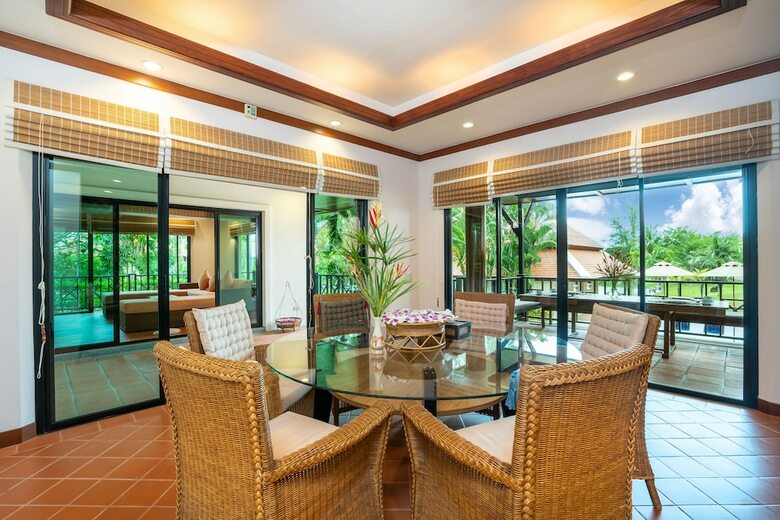 Nai Harn Baan-bua Villas