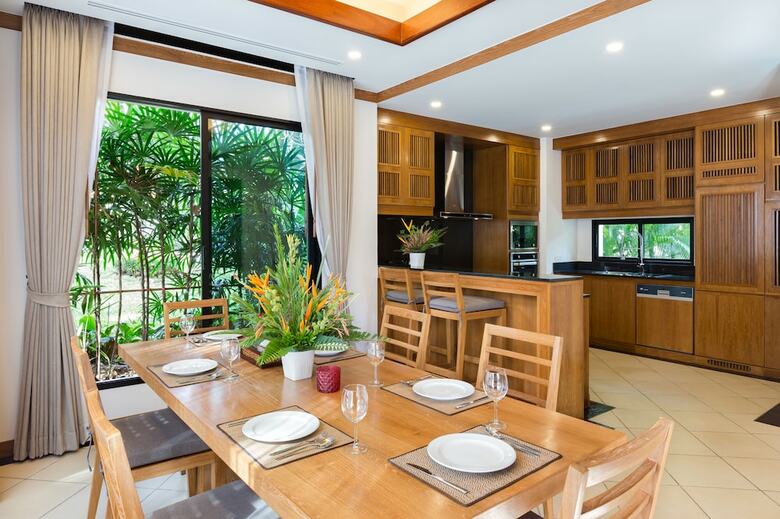 Nai Harn Baan-bua Villas