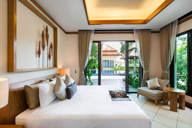 Nai Harn Baan-bua Villas