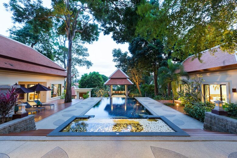 Nai Harn Baan-bua Villas