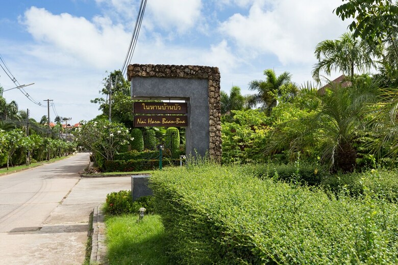 Nai Harn Baan-bua Villas