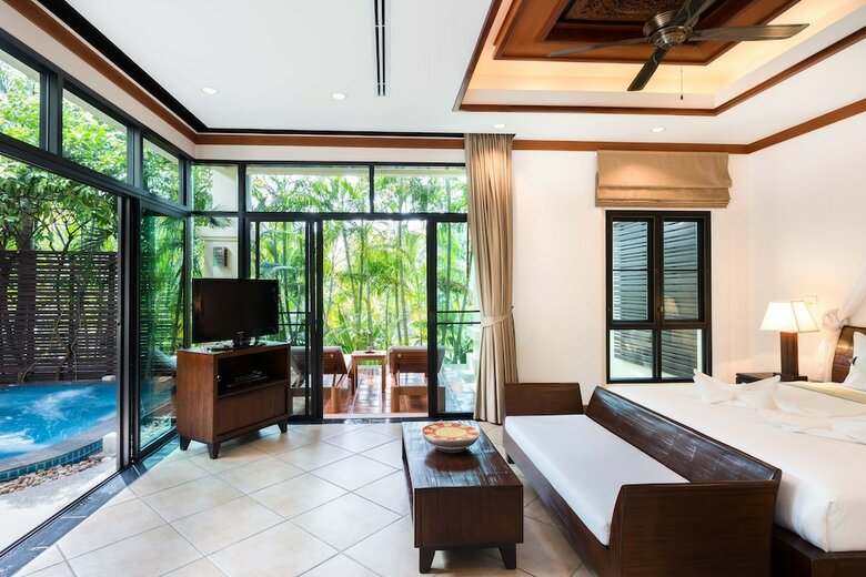 Nai Harn Baan-bua Villas