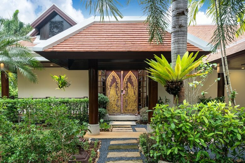 Nai Harn Baan-bua Villas