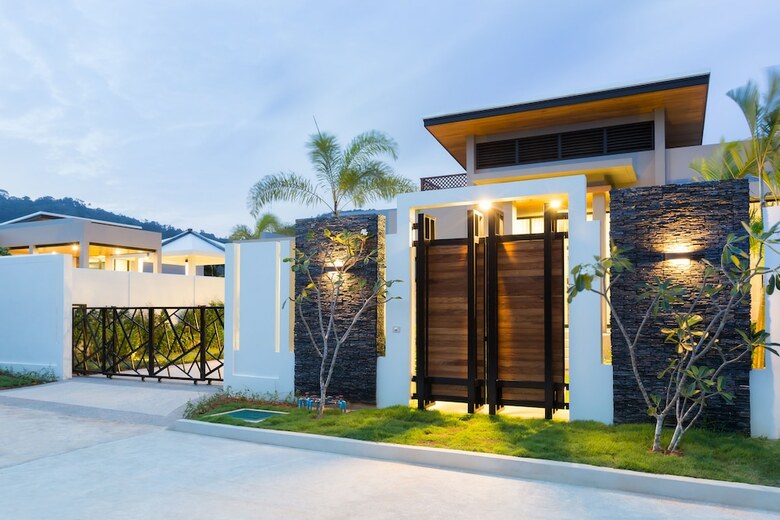 Nai Harn Baan-bua Villas
