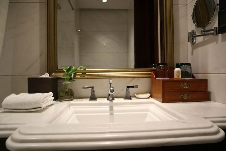 Shanghai Donghu Hotel