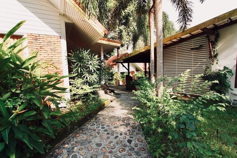 Hotel Adang Island Resort