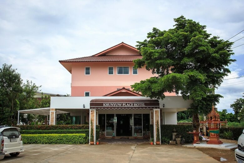 Khunyuw Hotel
