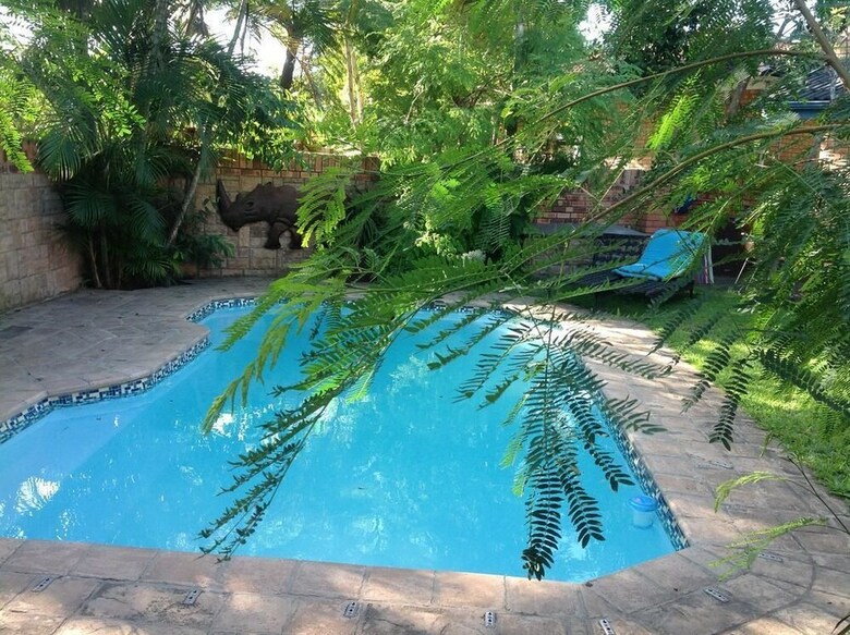 Hotel Rhino Coast Guest House
