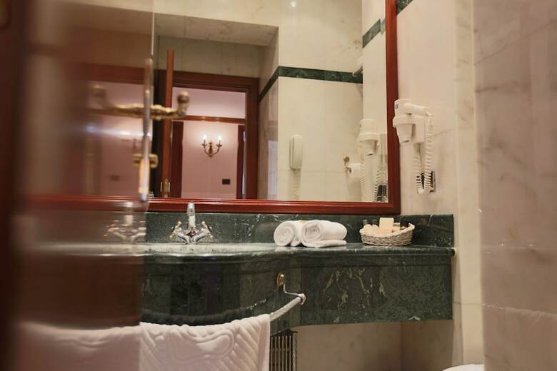 Hotel President