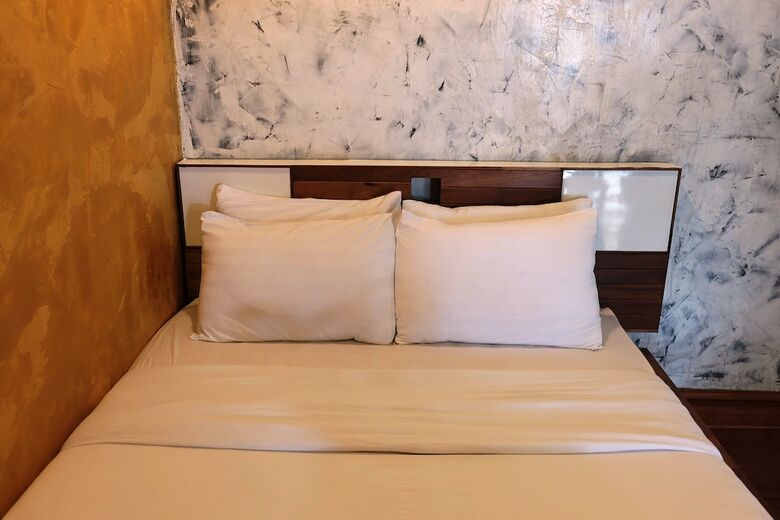 Hotel Baan Chompoo Homestay