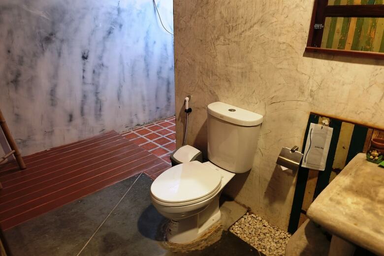 Hotel Baan Chompoo Homestay