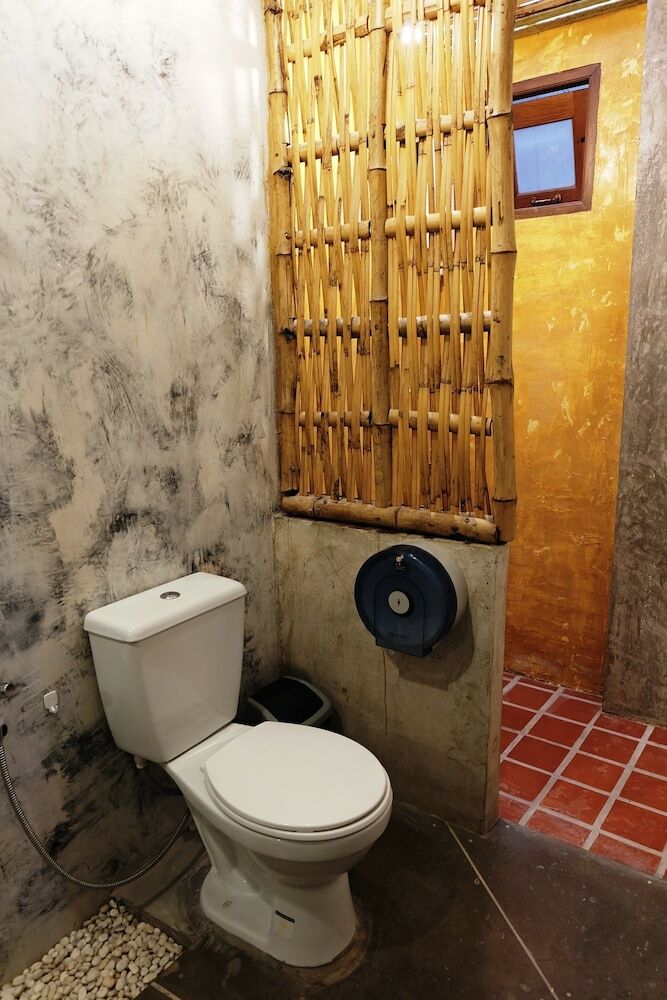Hotel Baan Chompoo Homestay