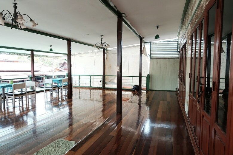 Hotel Baanrak Amphawa Homestay