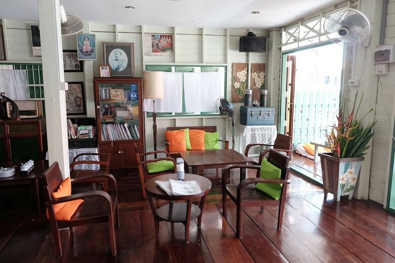 Hotel Baanrak Amphawa Homestay