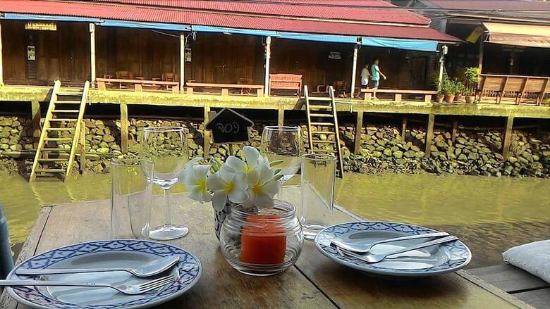 Hotel Baanrak Amphawa Homestay