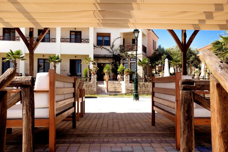 Aparthotel Paralio Hotel