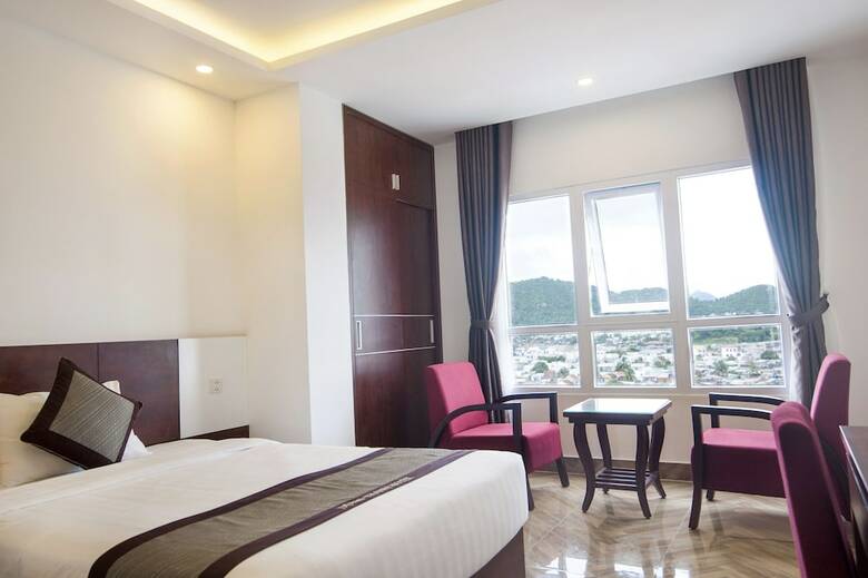 Gem Hotel