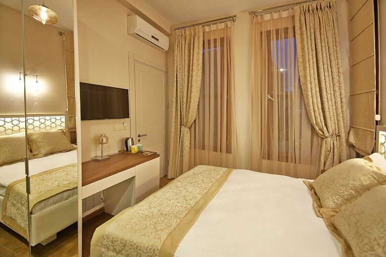 Arart Hotel
