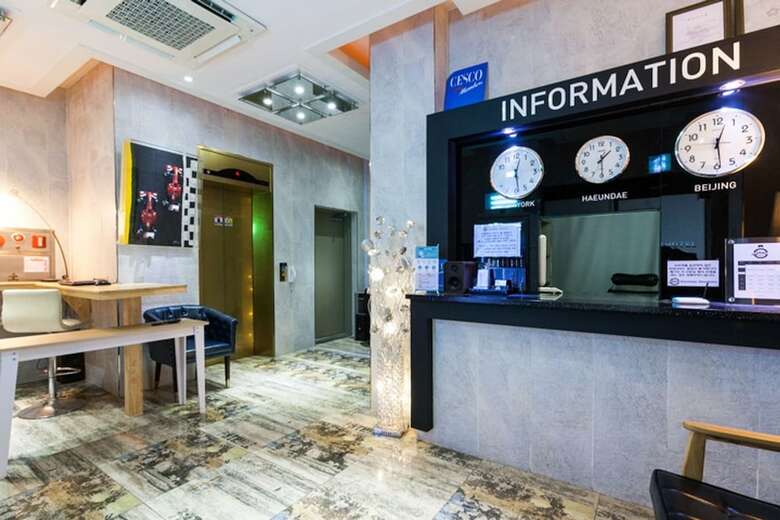 Show Hotel