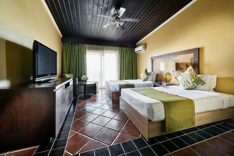 Hotel Coral Ocean Golf Resort