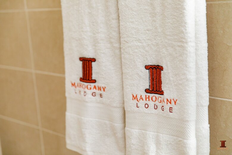 Posada Mahogany Lodge & Annex