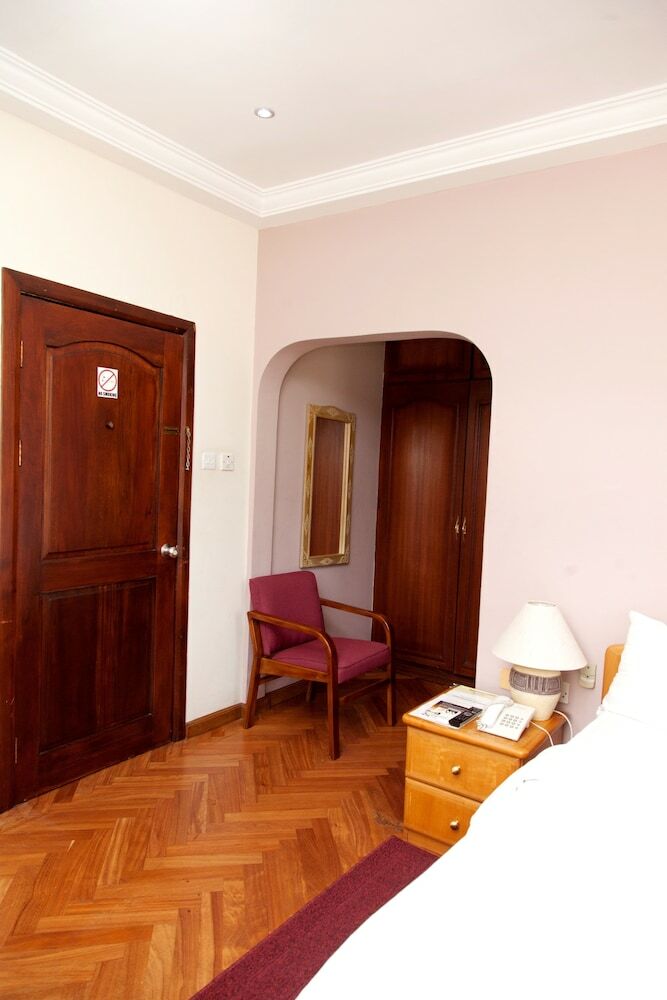 Posada Mahogany Lodge & Annex
