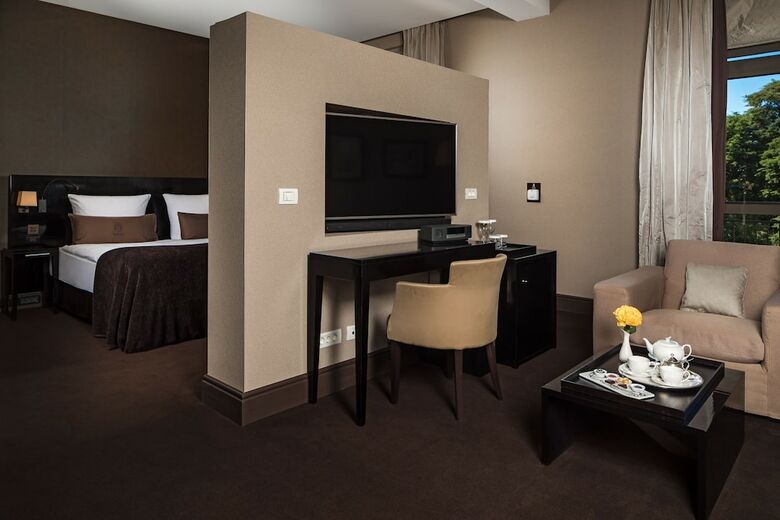 Rodina Grand Hotel And Spa