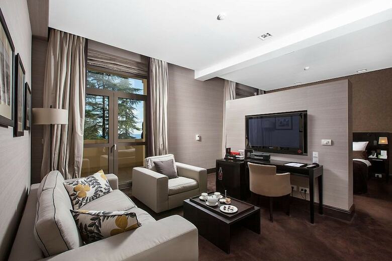 Rodina Grand Hotel And Spa
