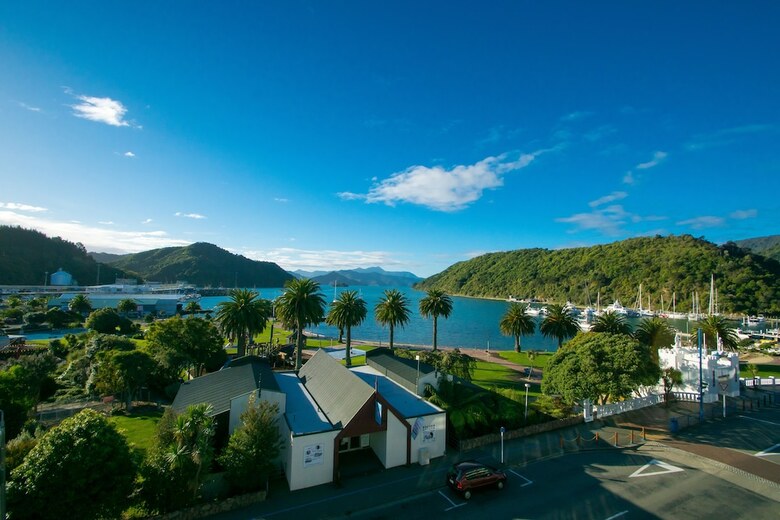 Luxury Waterfront Apartments Picton
