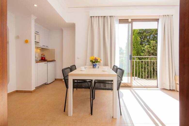 Hotel Playa Mondrag�