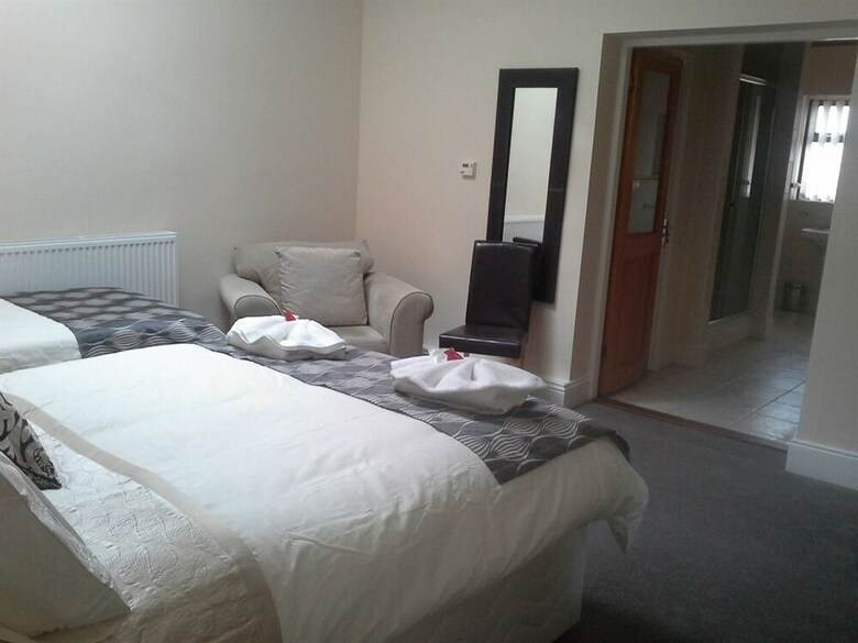 Hotel Redroofs