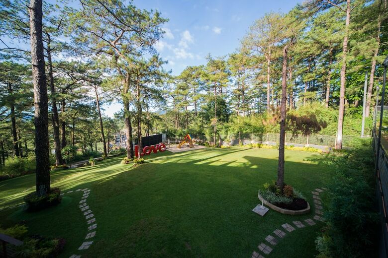 Hotel Grand Sierra Pines Baguio