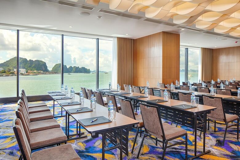 Wyndham Legend Halong Hotel