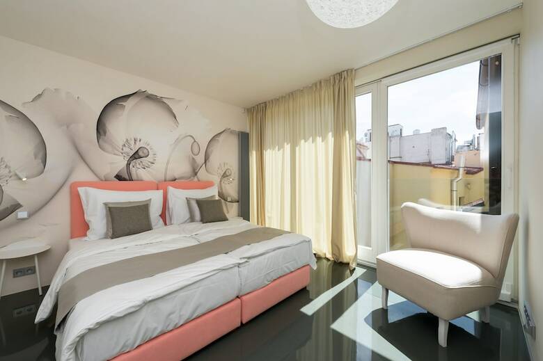 Empirent Mucha Apartments