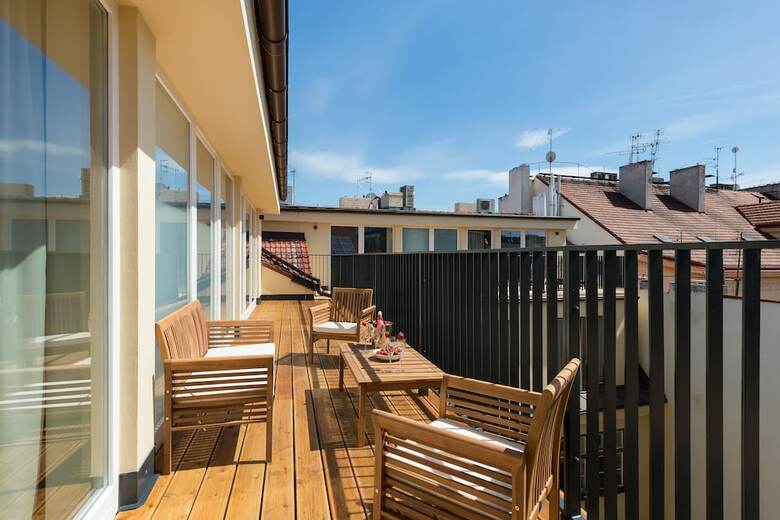 Empirent Mucha Apartments