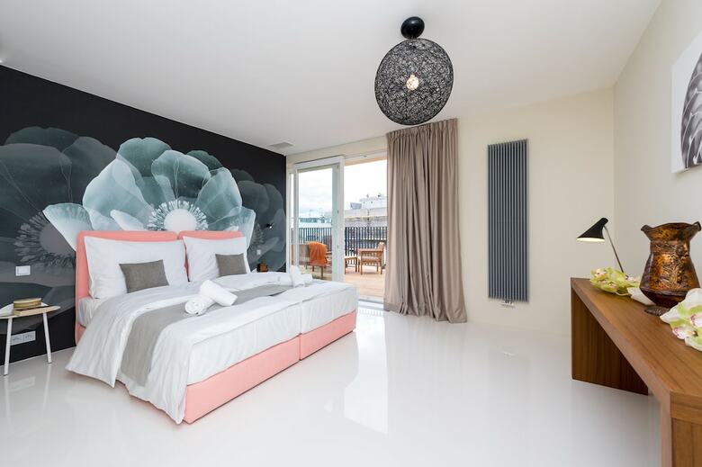 Empirent Mucha Apartments