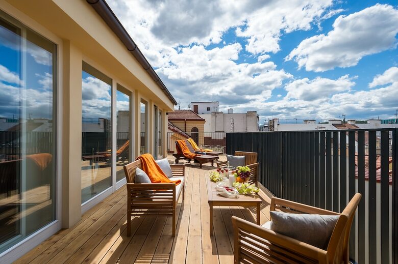 Empirent Mucha Apartments