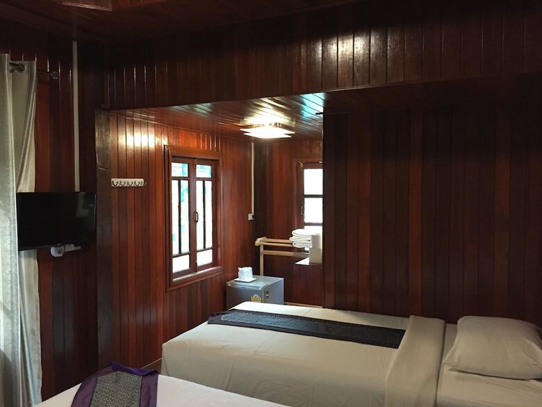 Hotel Baan Ing Khao Resort